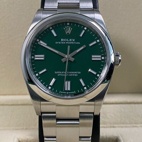 Rolex Oyster Perpetual 36 - 2024 - Green Dial - 126000 *FULL SET*