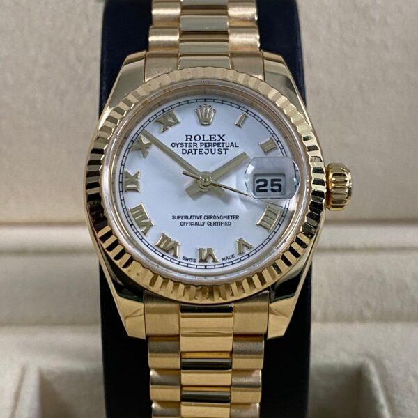 Rolex Lady-Datejust - 2005 - White Roman Dial - 179178 *FULL SET*
