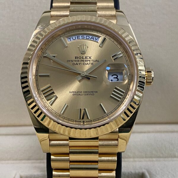 Rolex Day-Date 40 - 2022 - Champagne Roman Dial - 228238