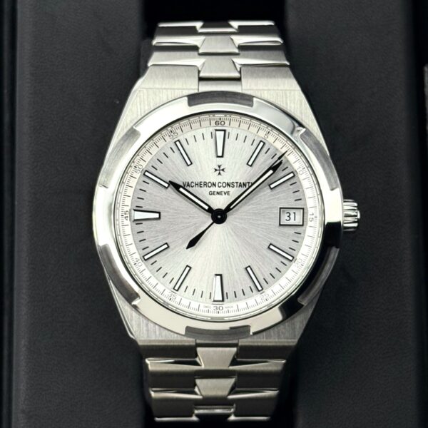2018 Vacheron Constantin Overseas 41mm 4500V Stainless Silver Dial