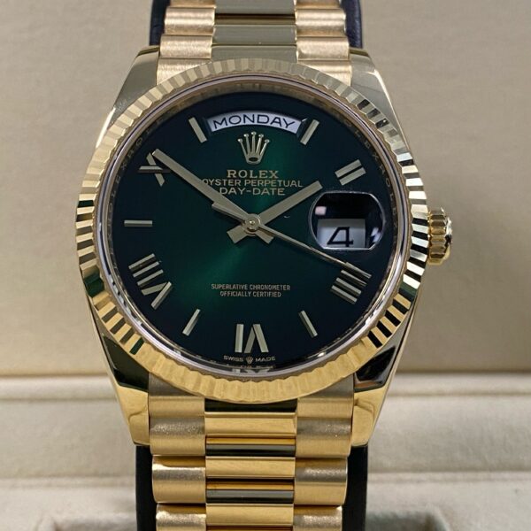 Rolex Day-Date 36 - 2025 - Green Ombre Dial - 128238 *FULL SET*